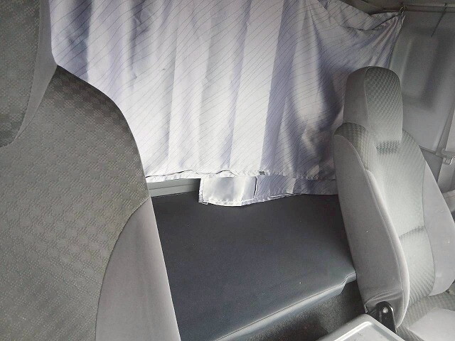 いすゞフォワードアルミウイング増トン（6t・8t）[写真24]