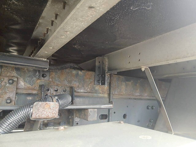 いすゞフォワードアルミウイング増トン（6t・8t）[写真30]