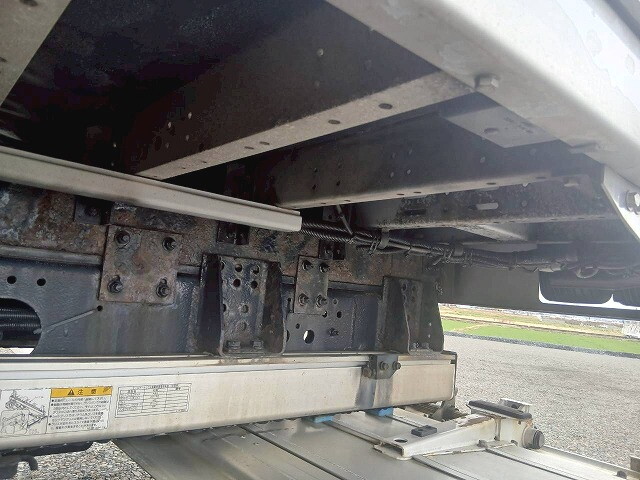 いすゞフォワードアルミウイング増トン（6t・8t）[写真31]