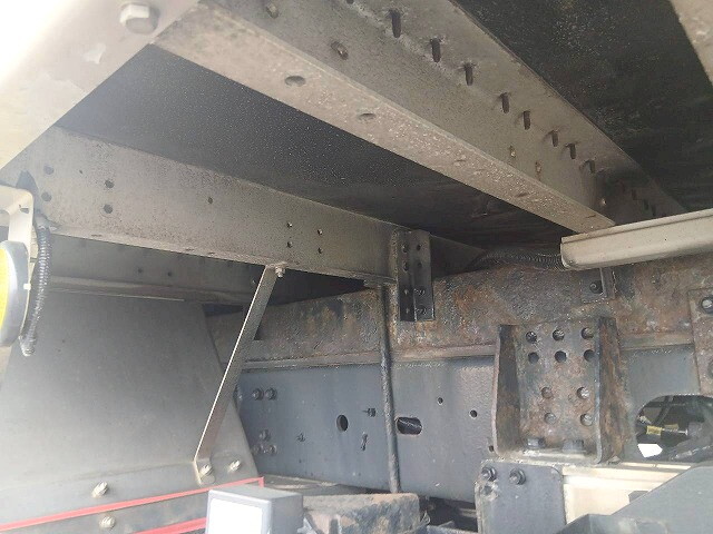 いすゞフォワードアルミウイング増トン（6t・8t）[写真32]