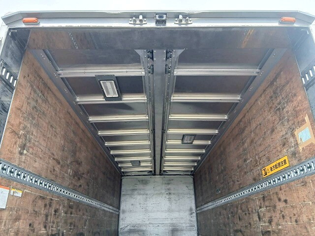 いすゞフォワードアルミウイング増トン（6t・8t）[写真09]