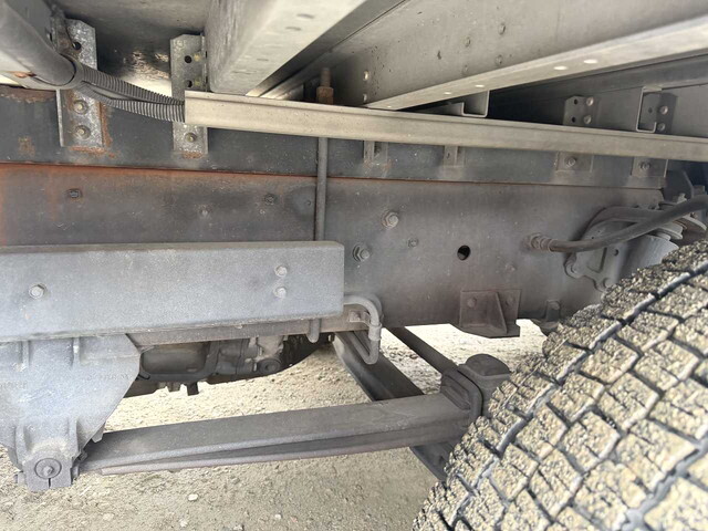 三菱ふそうスーパーグレートアルミウイング大型（10t）[写真13]