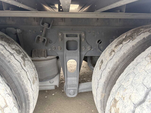 三菱ふそうスーパーグレートアルミウイング大型（10t）[写真14]