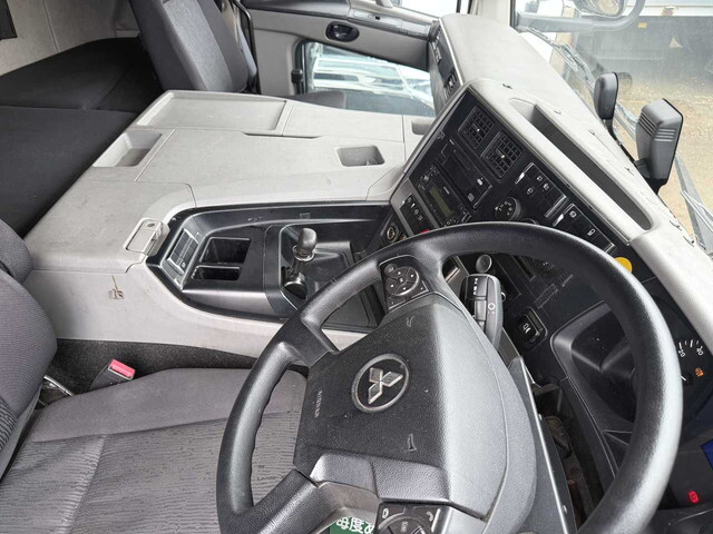 三菱ふそうスーパーグレートアルミウイング大型（10t）[写真33]