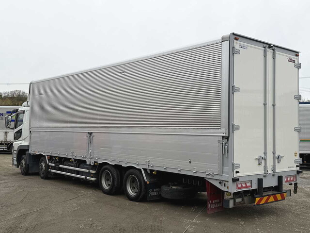 三菱ふそうスーパーグレートアルミウイング大型（10t）[写真04]