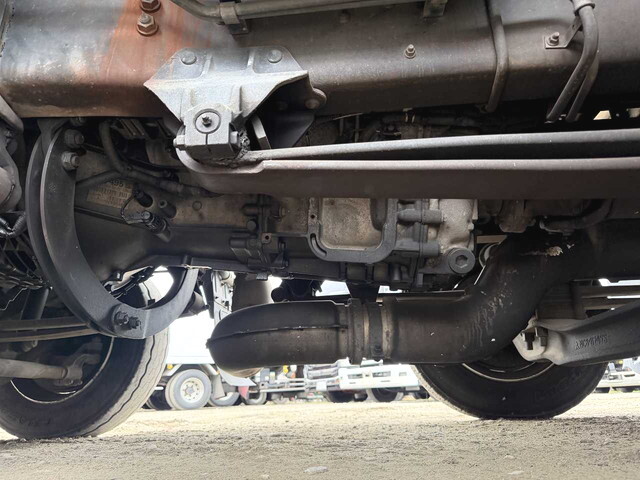 三菱ふそうスーパーグレートアルミウイング大型（10t）[写真40]