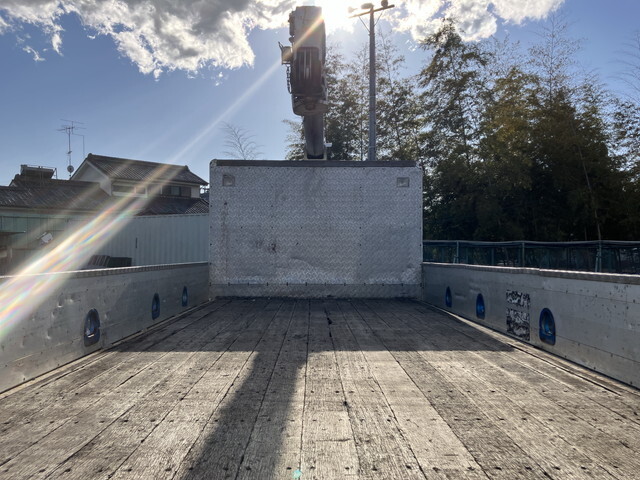 UDトラックスコンドルクレーン4段増トン（6t・8t）[写真13]