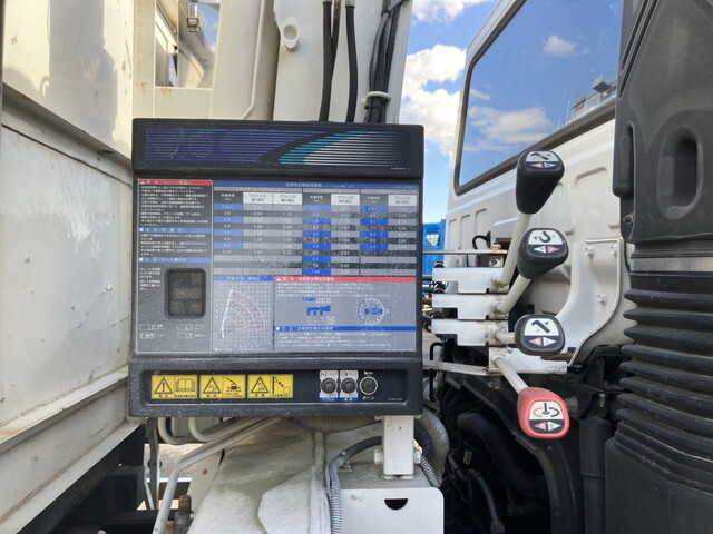 UDトラックスコンドルクレーン4段増トン（6t・8t）[写真18]