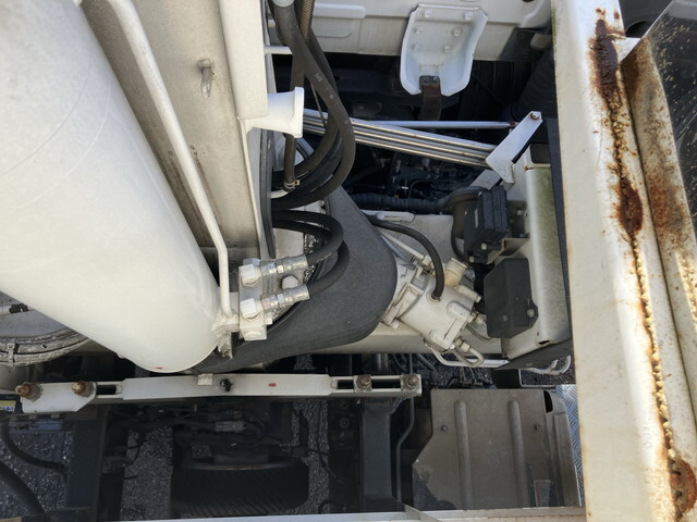 UDトラックスコンドルクレーン4段増トン（6t・8t）[写真19]