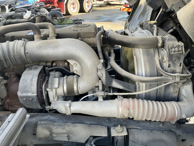 UDトラックスコンドルクレーン4段増トン（6t・8t）[写真28]