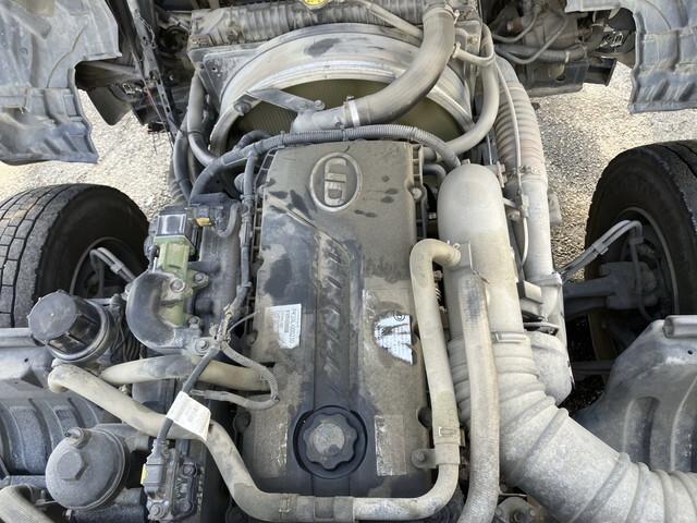 UDトラックスコンドルクレーン4段増トン（6t・8t）[写真29]