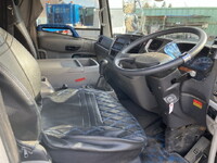 UDトラックスコンドルクレーン4段増トン（6t・8t）[写真36]