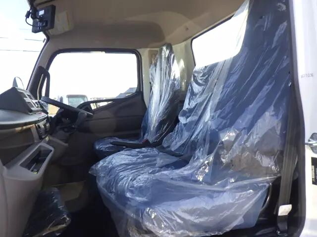 三菱ふそうキャンターアルミブロック小型（2t・3t）[写真11]