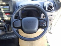 三菱ふそうキャンターアルミブロック小型（2t・3t）[写真13]