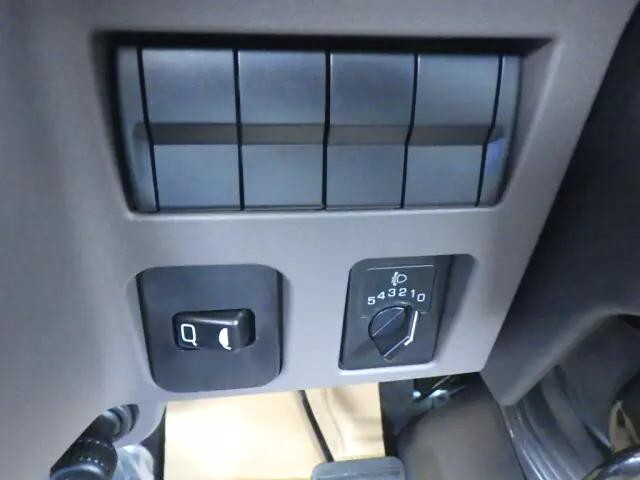 三菱ふそうキャンターアルミブロック小型（2t・3t）[写真34]