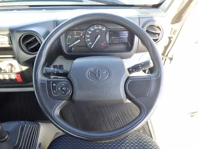 トヨタダイナ平ボディ小型（2t・3t）[写真11]