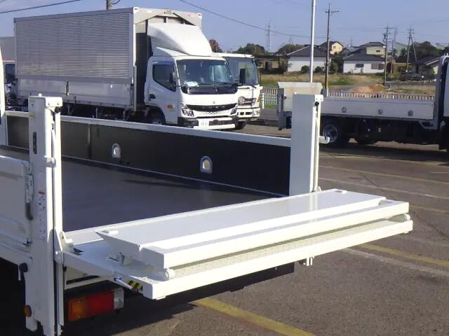 トヨタダイナ平ボディ小型（2t・3t）[写真24]