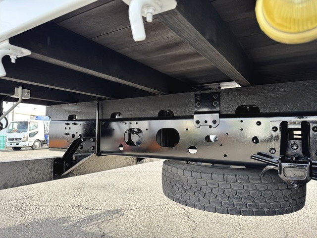 いすゞフォワード平ボディ中型（4t）[写真10]