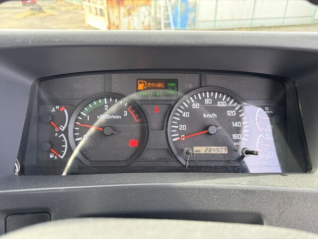 いすゞフォワード平ボディ中型（4t）[写真20]