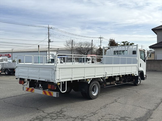 いすゞフォワード平ボディ中型（4t）[写真03]
