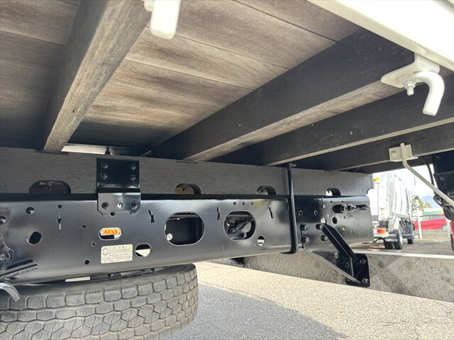 いすゞフォワード平ボディ中型（4t）[写真09]