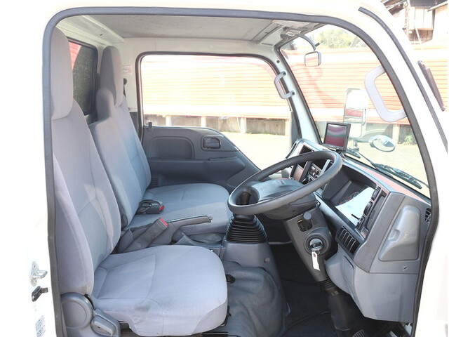 いすゞエルフ平ボディ小型（2t・3t）[写真16]