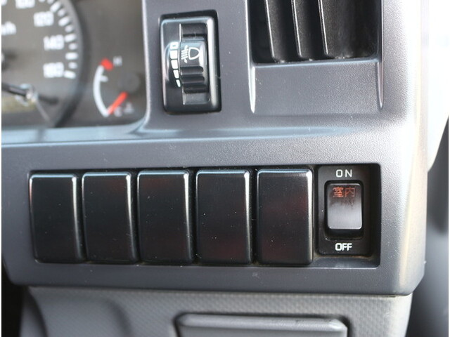 いすゞエルフ平ボディ小型（2t・3t）[写真20]