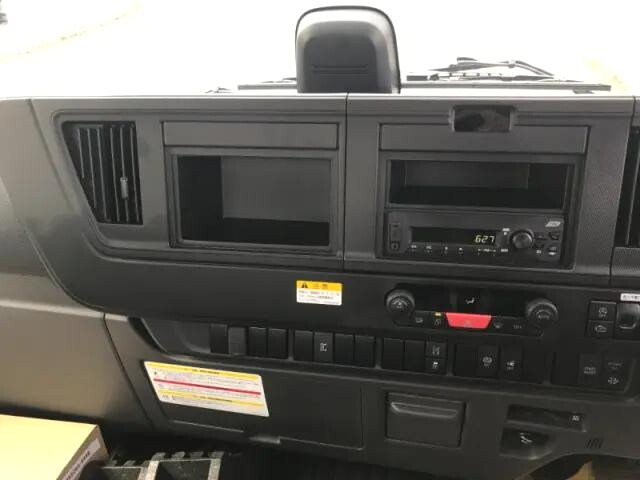 いすゞフォワードコンテナ専用車中型（4t）[写真13]