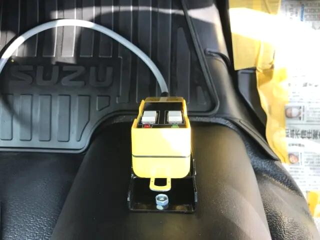 いすゞフォワードコンテナ専用車中型（4t）[写真18]