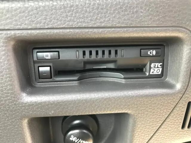 いすゞフォワードコンテナ専用車中型（4t）[写真20]