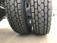 いすゞフォワードコンテナ専用車中型（4t）[写真27]