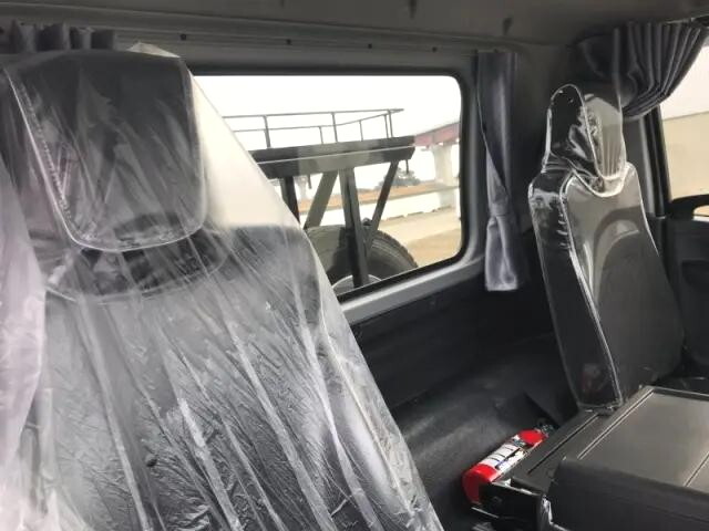 いすゞフォワードコンテナ専用車中型（4t）[写真09]