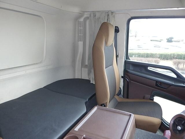 日野プロフィアアルミブロック大型（10t）[写真23]