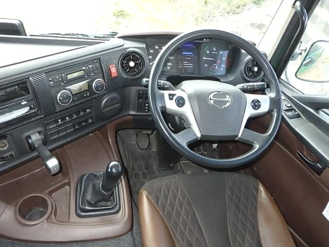 日野プロフィアアルミブロック大型（10t）[写真24]