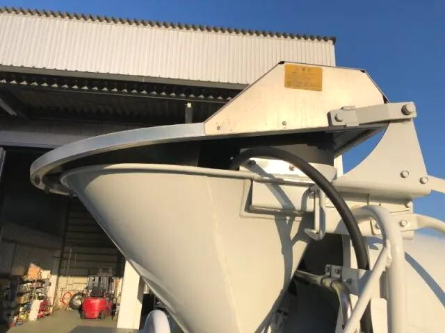 三菱ふそうファイターミキサー車（コンクリートミキサー）中型（4t）[写真28]