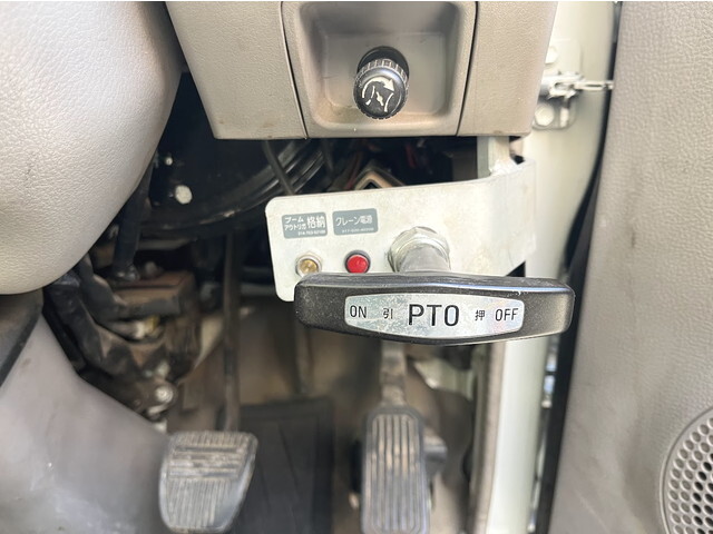 日野デュトロクレーン4段小型（2t・3t）[写真17]