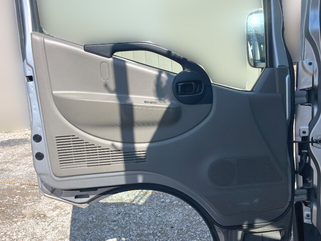 日産アトラス平ボディ小型（2t・3t）[写真25]