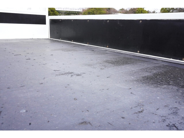 日野デュトロ平ボディ小型（2t・3t）[写真14]