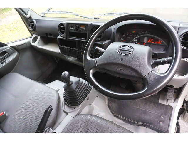 日野デュトロ平ボディ小型（2t・3t）[写真05]