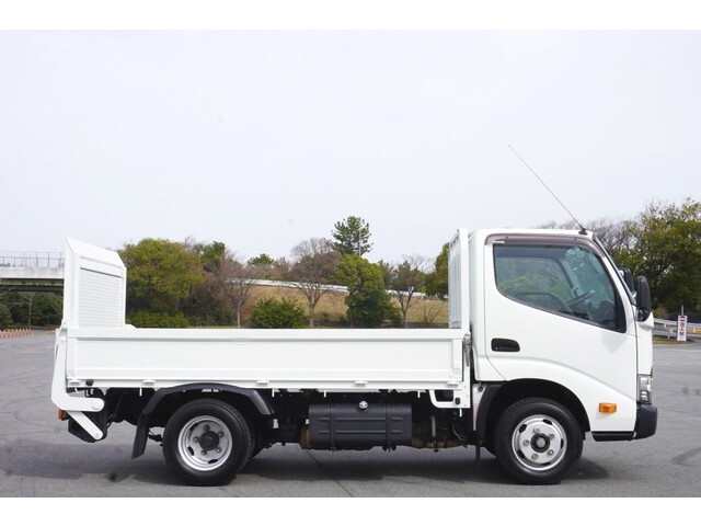 日野デュトロ平ボディ小型（2t・3t）[写真08]