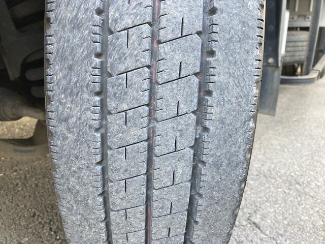 いすゞエルフアルミバン小型（2t・3t）[写真12]