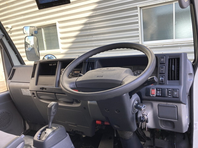 いすゞエルフアルミバン小型（2t・3t）[写真15]