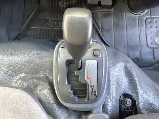 いすゞエルフアルミバン小型（2t・3t）[写真17]