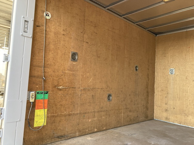 いすゞエルフアルミバン小型（2t・3t）[写真21]