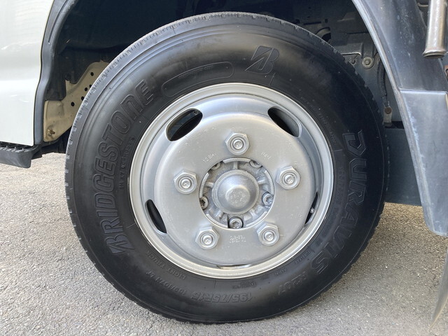 いすゞエルフアルミバン小型（2t・3t）[写真32]