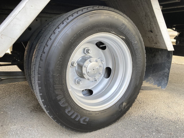 いすゞエルフアルミバン小型（2t・3t）[写真33]