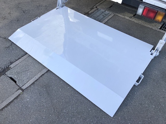 いすゞエルフアルミバン小型（2t・3t）[写真05]