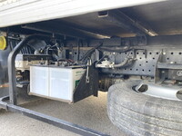 いすゞエルフアルミバン小型（2t・3t）[写真09]