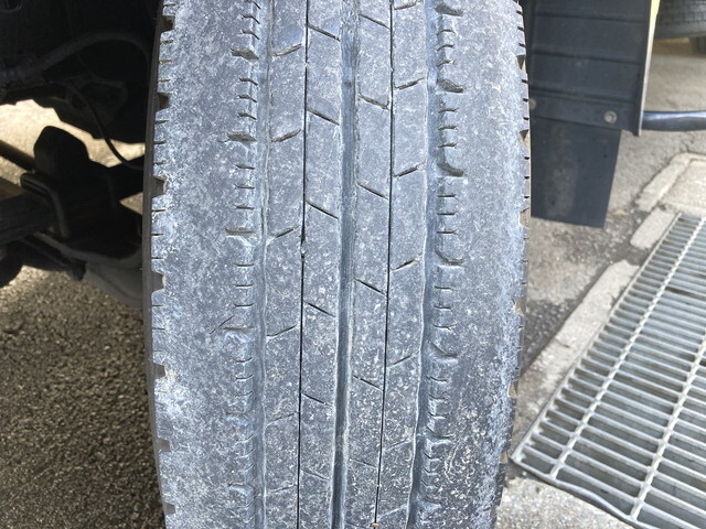 三菱ふそうキャンターアルミバン小型（2t・3t）[写真14]