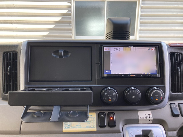 三菱ふそうキャンターアルミバン小型（2t・3t）[写真18]